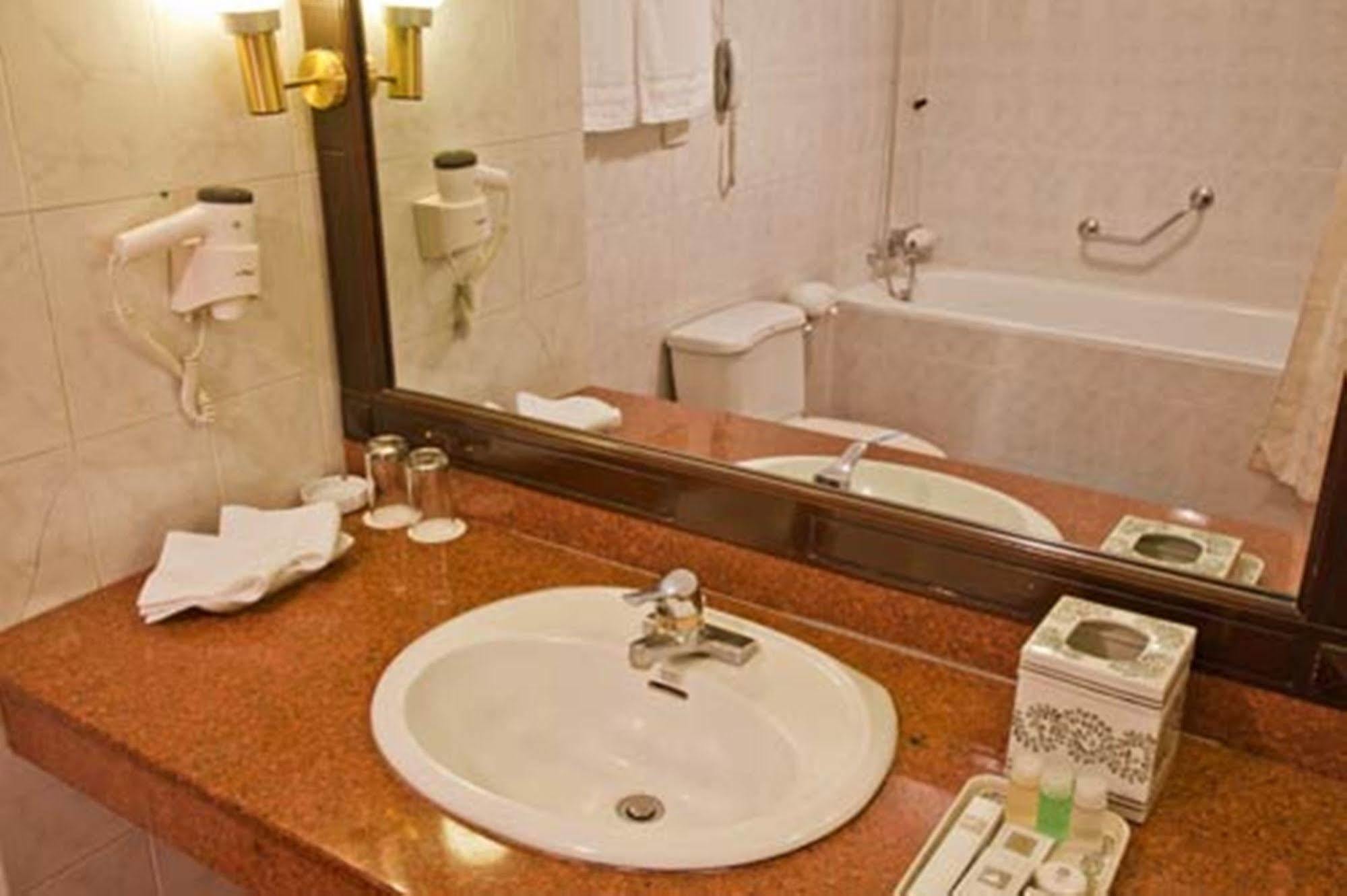 Green Park Hotel Hanoi Kültér fotó